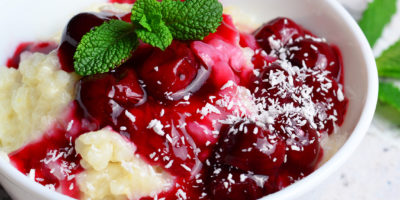 Kokos-Milchreis mit Kirschragout Bild Kokos-Milchreis mit Kirschragout